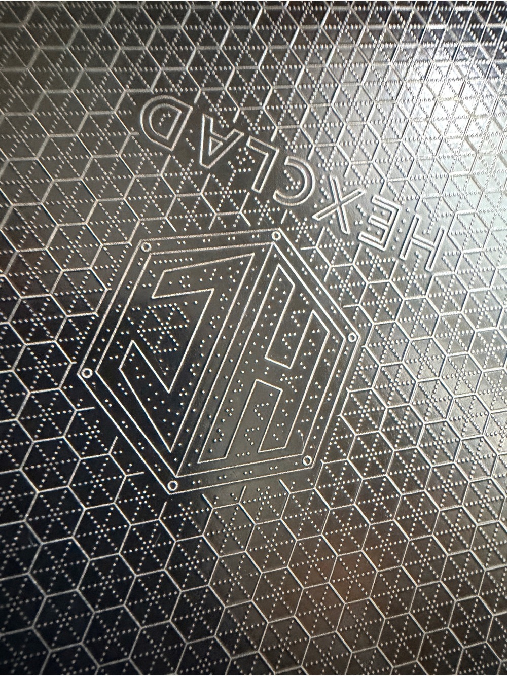 Hexclad Hybrid Fry Pan with Lid, 11” - Picture 3 of 9
